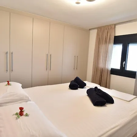 Good Vibes * Nea Iraklitsa