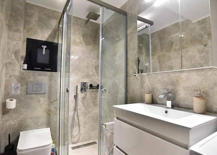 Good Vibes * Nea Iraklitsa